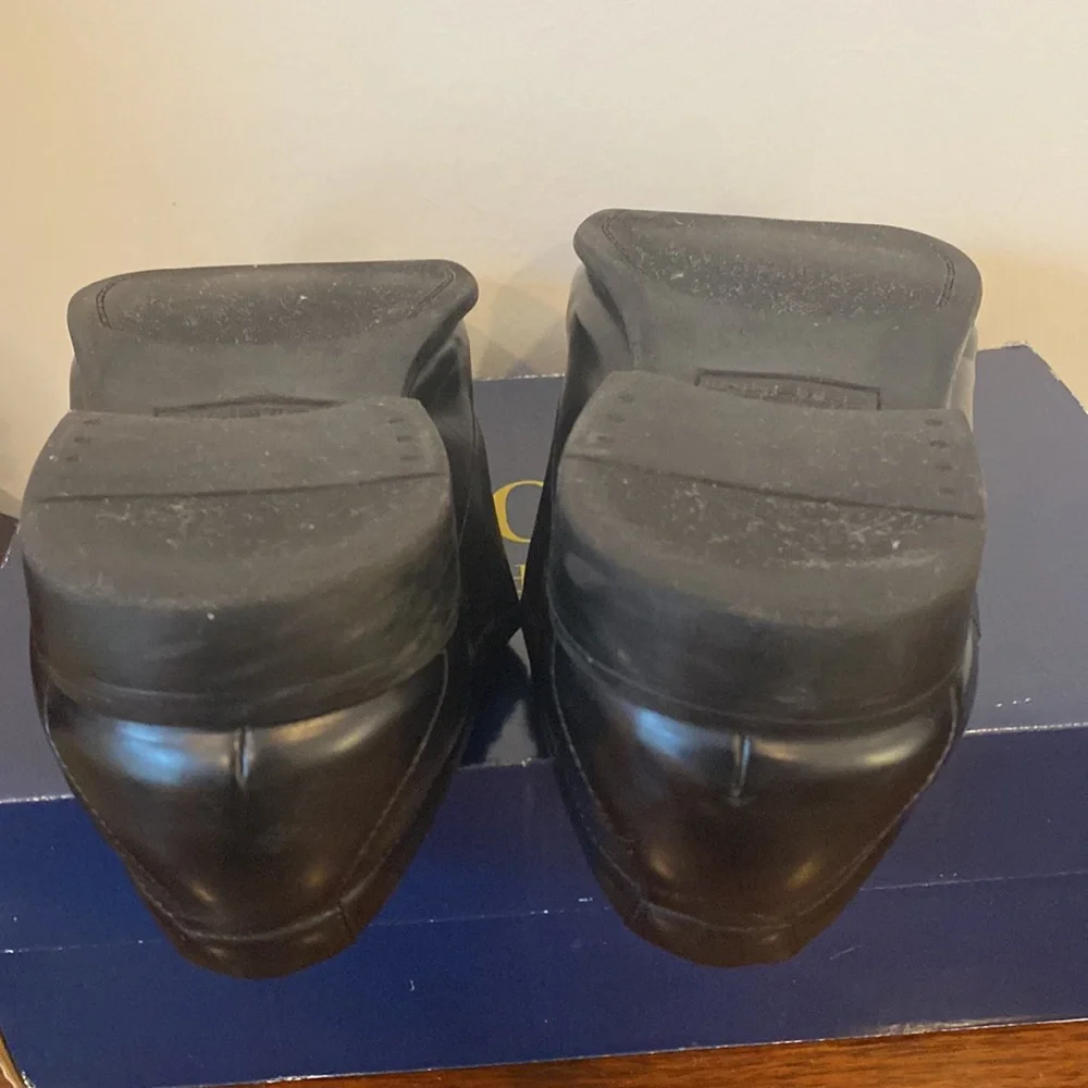 14;09 - Kenneth Cole Unlisted Slip on Loafers
